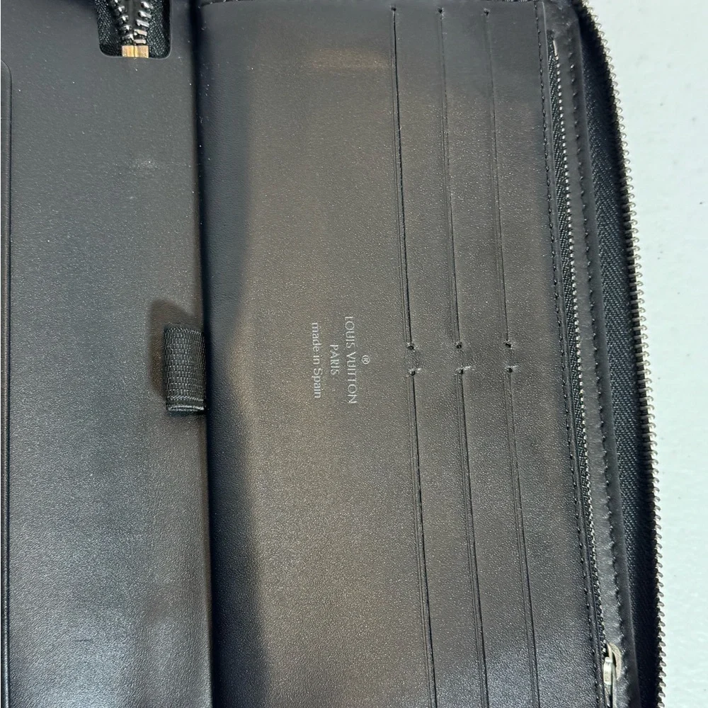 AUTHENTIC Louis Vuitton Utah Black Leather Organizer Wallet